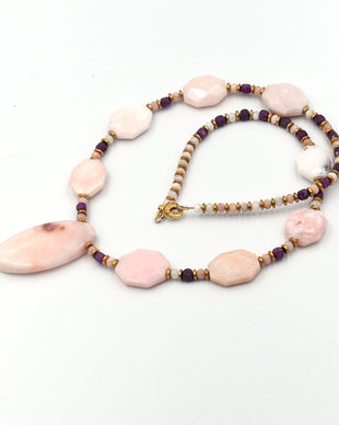 Colier cu pietre naturale de opal roz