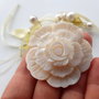 Pandant/brosa shell