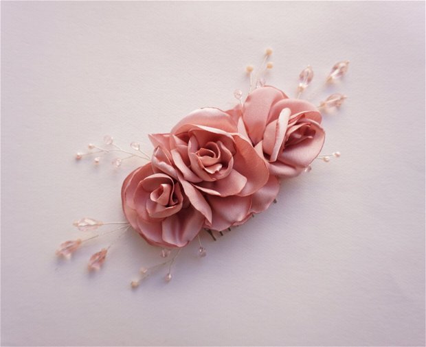 Accesoriu de par cu flori si cristale roz