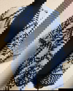 Vesta/poncho cu franjuri