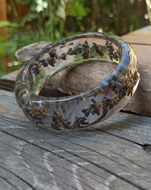 Rezervat Brățară de rășină cu flori de lavanda