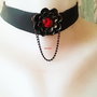 chocker piele cu floare si cristal rosu