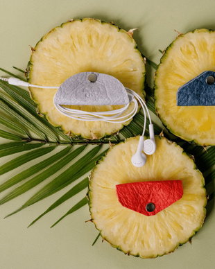 Organizator de casti | Cabluri cu carabina - Suport casti din piele de ananas