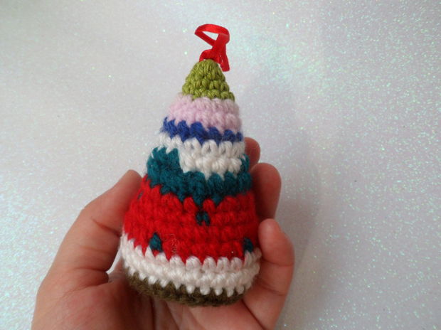 Ornament pom, brad multicolor