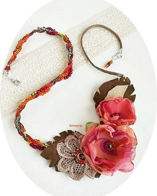 colier floral delicat dantelat
