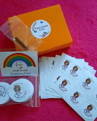 Etichete carton personalizate la cerere