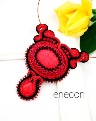 Pandantiv roșu statement, soutache