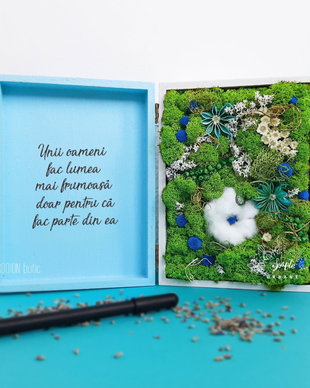 Aranjament cu licheni si floare de bumbac personalizat cu mesaj