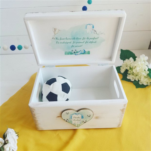 Football Player - Cutie personalizata pentru copii | Cutie de amintiri/trusou botez | Cutie cu tema fotbal pentru baieti