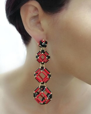 Cercei drop geometric rosu, negru, auriu