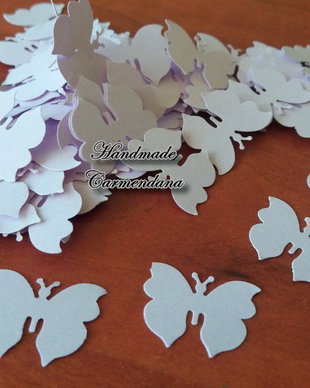 Confetti fluturi