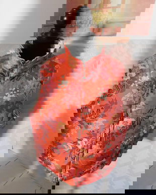 Vesta   matlasata  deosebita nr  48 -  50  , cu 2  fete .