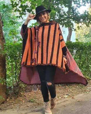 Poncho în culori de poveste