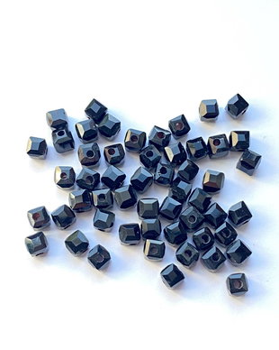 LMS456 - margele sticla cubice negre