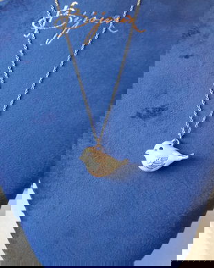 DELICAT LANTISOR VINTAGE CU  MEDALION  EMAILAT