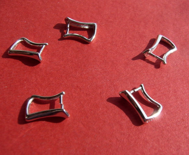 Agatatoare brioleta / pandant din argint .925 rodiat aprox 3.5x7.5x10 mm