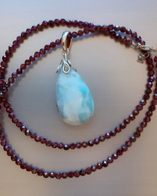 Larimar si granat