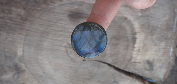 Cabochon  labradorit fatetat