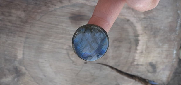 Cabochon  labradorit fatetat