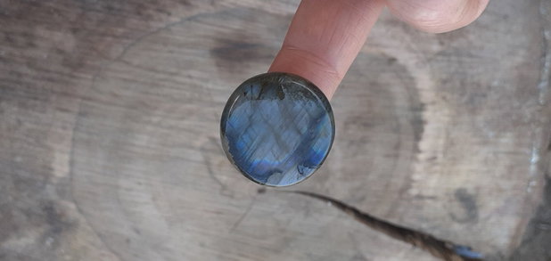 Cabochon  labradorit fatetat