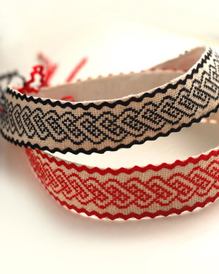 Brau cu broderie manuala