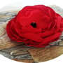 brosa floare rosie de matase