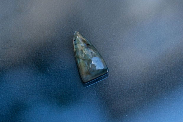 Cabochon labradorit - L745