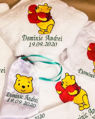 Trusou botez cu Winnie pooh ,brodat
