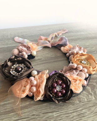 Colier statement  "Broderie florala"