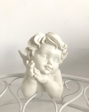 Inger cu detalii frumoase la chip si aripi・Culoare alba・Decor masa de Craciun