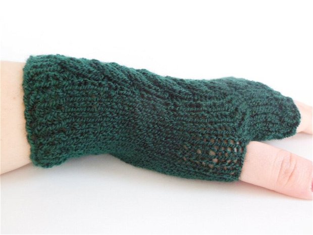 Manusi verzi fara degete - mănuși tricotate manual