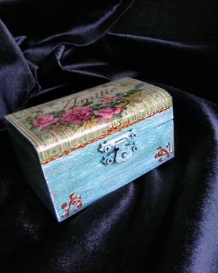Cutie din lemn- French vintage