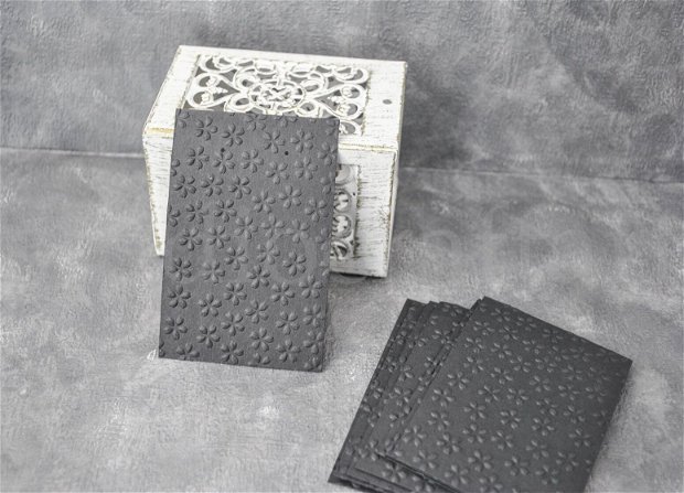 Set 25 cartonase negre embosate pentru cercei