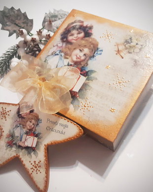 Set format din cutie de lemn 16/16 cm si decoratiune in forma de stea, 14 cm, personalizabil cu mesaj, cadou Craciun (sora, profesori, nasi, invatatori, etc).