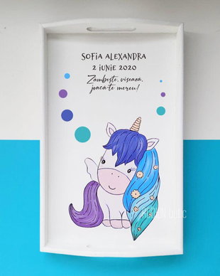 Tava taierea motului unicorn pictata manual personalizata