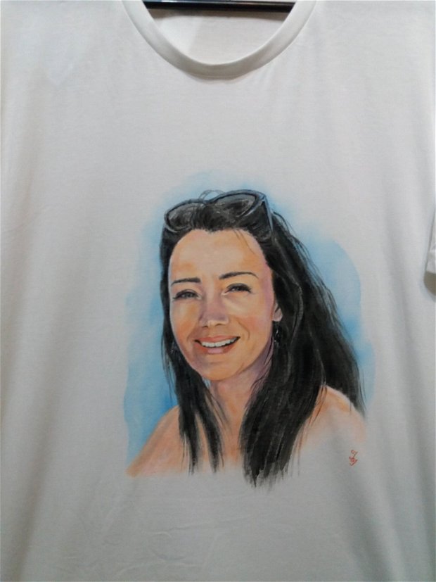 Portret pictat pe tricou
