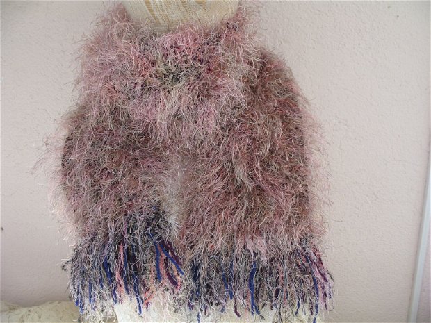 Fular tricotat pufos/esarfa roz