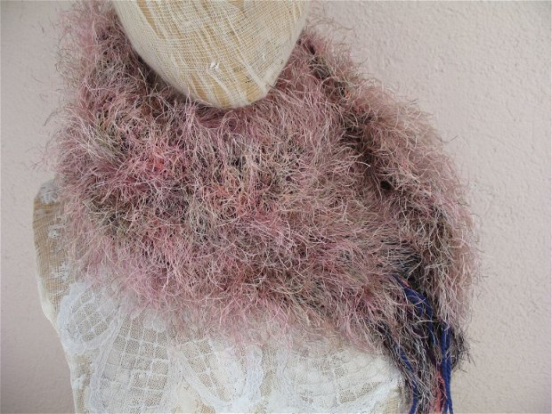 Fular tricotat pufos/esarfa roz