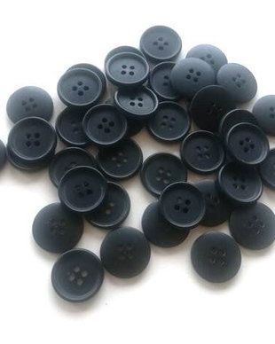 Nasturi din plastic. Nasturi rotunzi