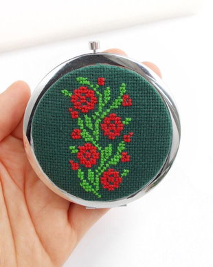 Oglinda dubla cu aplicatie de broderie manuala  cod AF1781