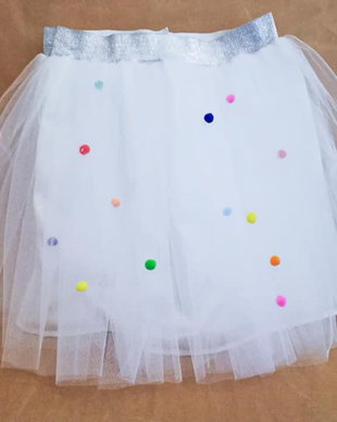 Fusta alba tutu adult  cu pom-pom-uri