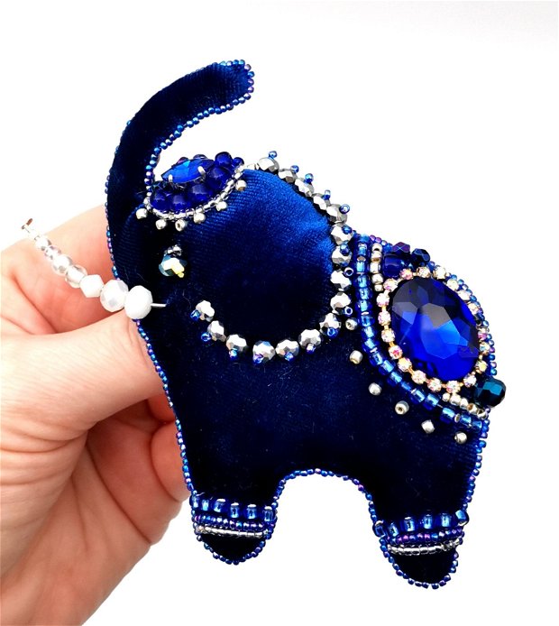 Vândut Brosa - Elefant- Blue Elegant Jewellry  din COLECTIA MEA DE CATIFEA