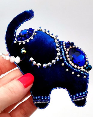 Vândut Brosa - Elefant- Blue Elegant Jewellry  din COLECTIA MEA DE CATIFEA