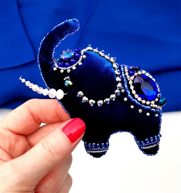 Vândut Brosa - Elefant- Blue Elegant Jewellry  din COLECTIA MEA DE CATIFEA