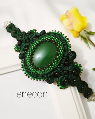 Brățara verde soutache