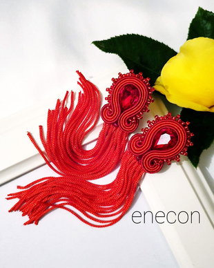 Cercei soutache rosii cu franjuri