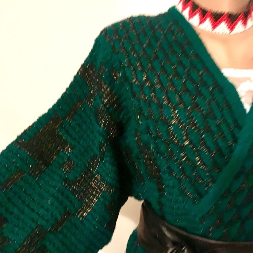 Pulover cu model structurat, verde inchis