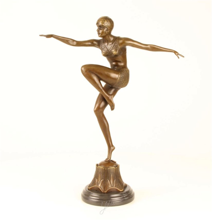Dansatoare Art Deco-statueta din bronz pe un soclu din marmura