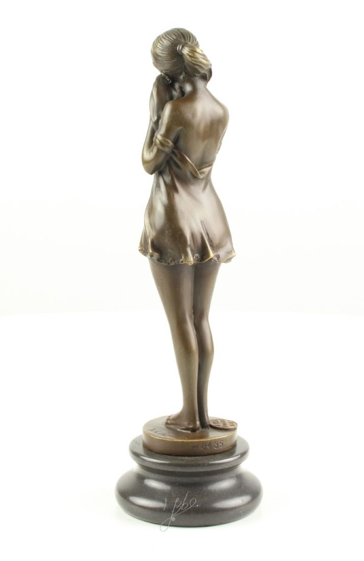 Fata trista- statueta Art Deco din bronz pe un soclu din marmura