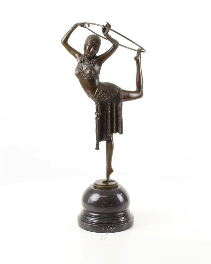 Dansatoare cu cercul-statueta Art Deco din bronz pe un soclu din marmura